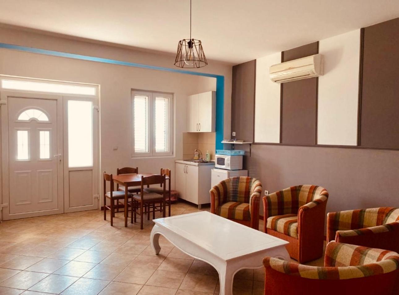 Budva Felix Suites Esterno foto