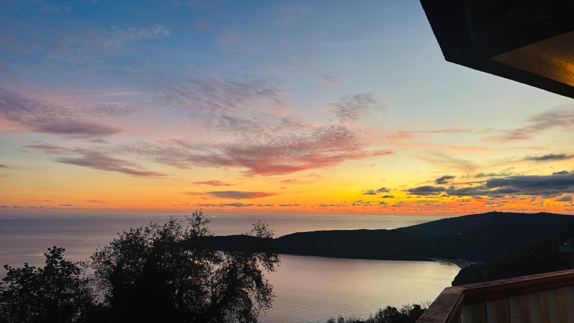 Budva Felix Suites Esterno foto